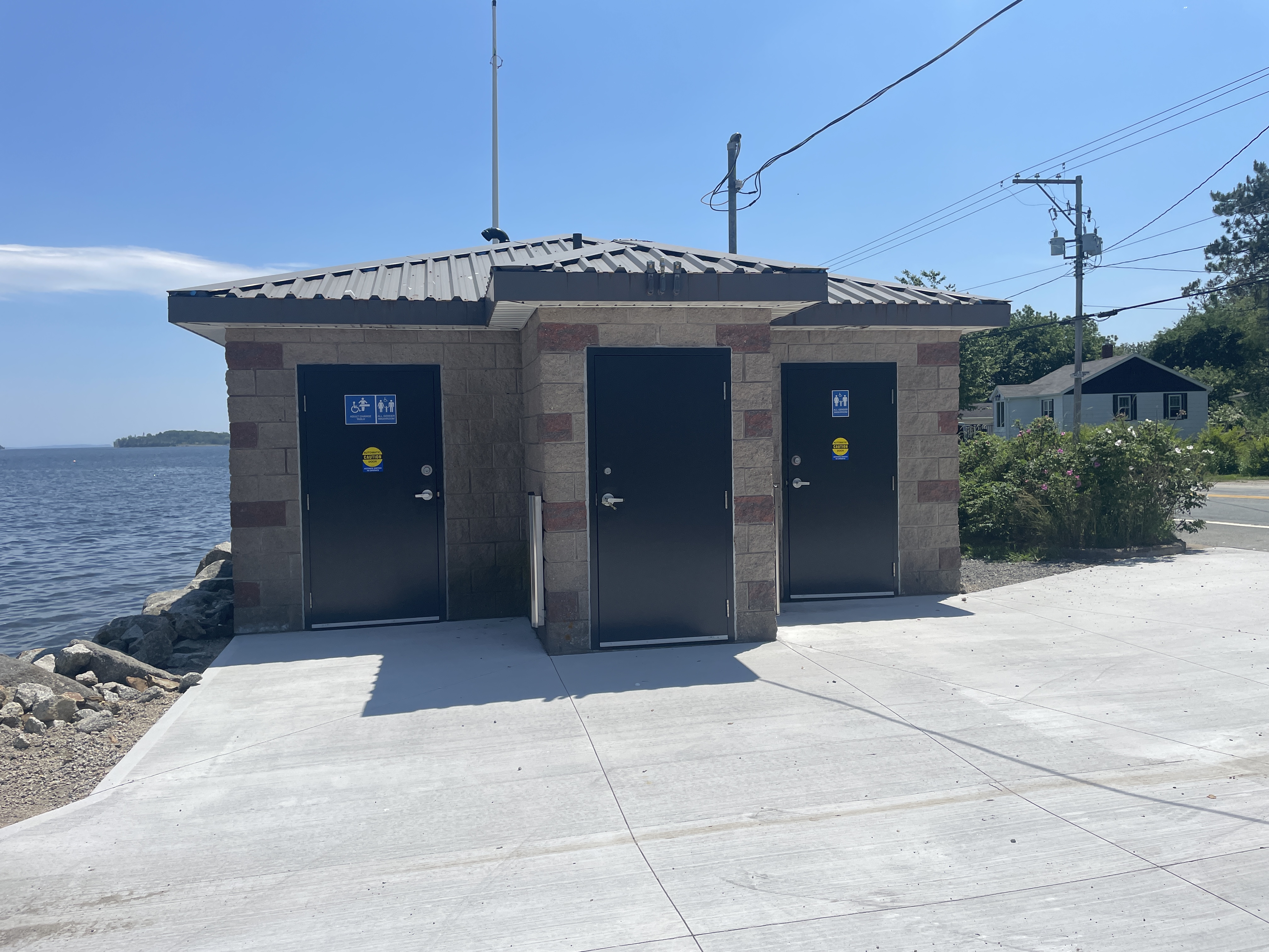 Outside view of the front of Wild Rose Park washroom